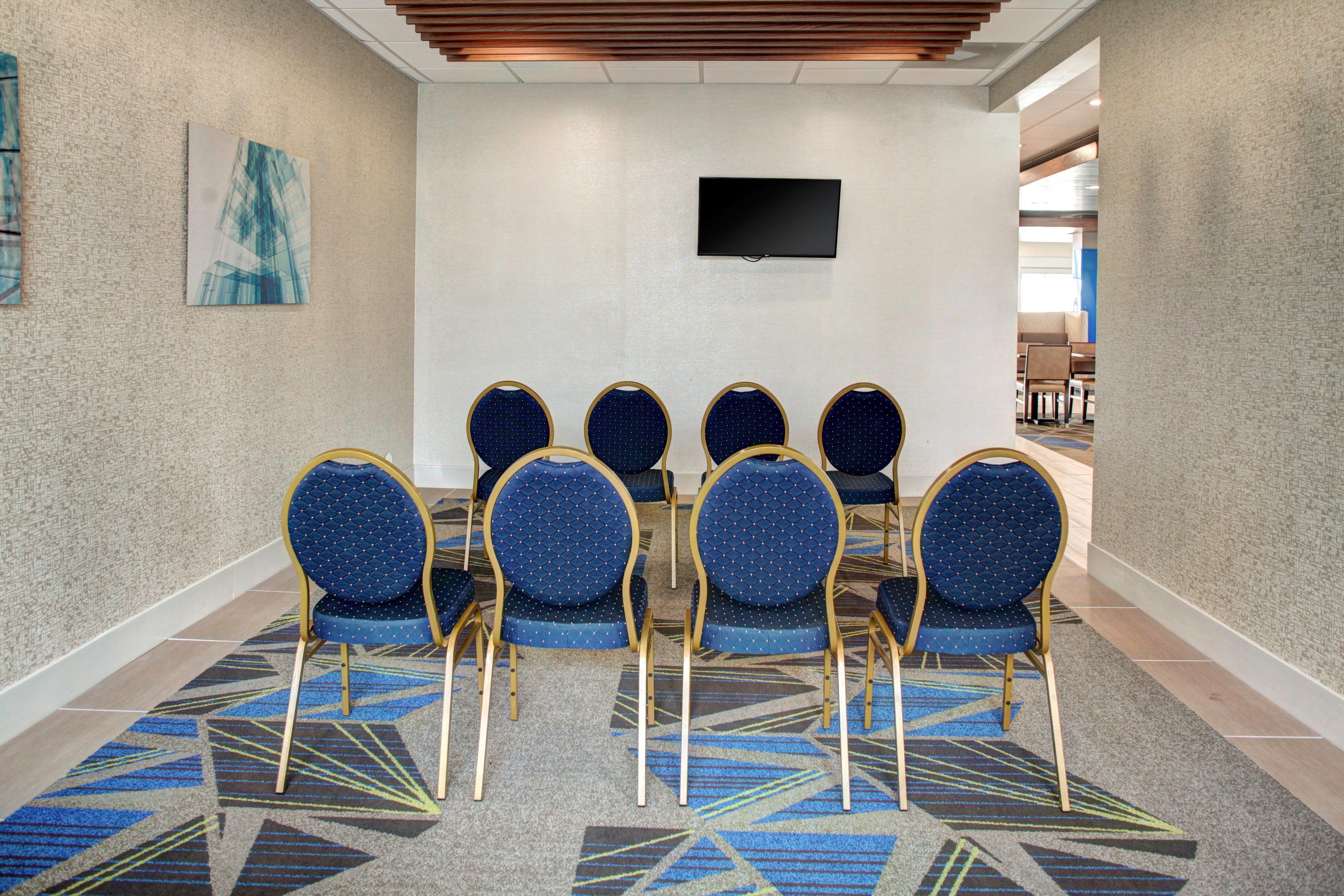 Holiday Inn Express & Suites Coldwater By Ihg Exterior photo