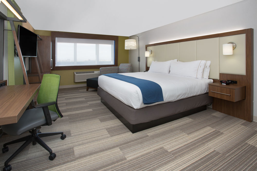 Holiday Inn Express & Suites Coldwater By Ihg Exterior photo